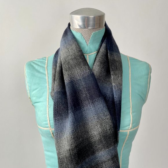 NEW V. Fraas Men's Plaid Tartan Scarf, Ultra Soft, Blue Grey - Picture 4 of 7